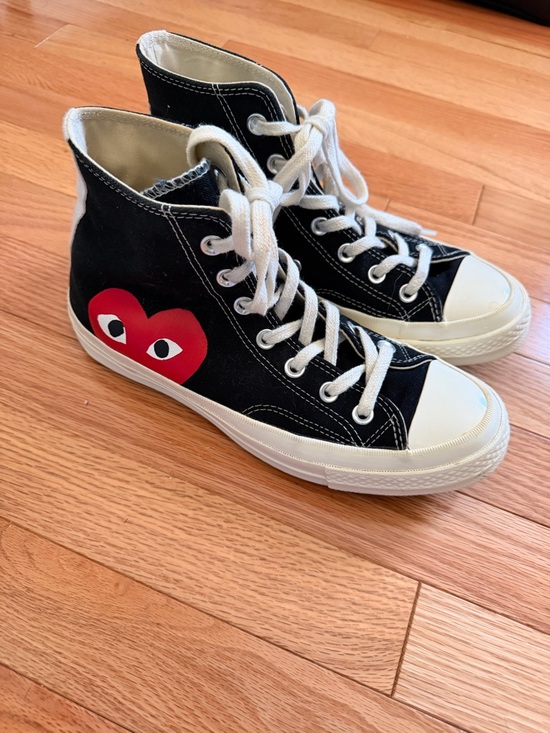 Comme des Garcons Shoes - Comme des Garcons Black High-Top Sneakers with Red Heart Graphic